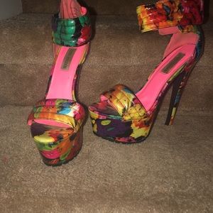 Steve Madden floral heel